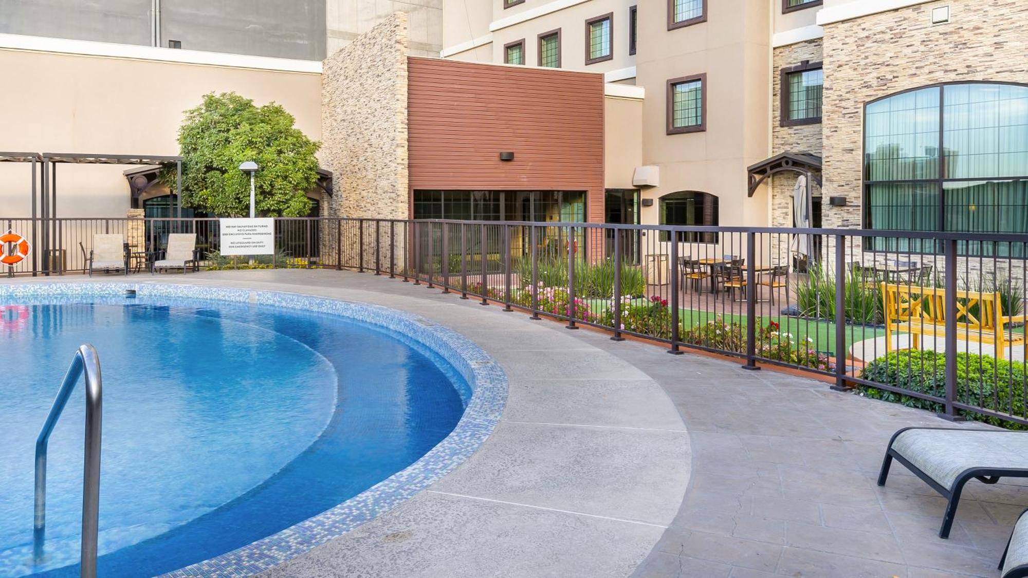 Staybridge Suites Chihuahua By Ihg Exterior foto